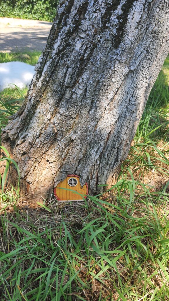 kabouterdeurtje elfendeurtje sprookjes magie fantasie beleving kinderfeestje thuis creatief origineel knutselen schilderen kinderen