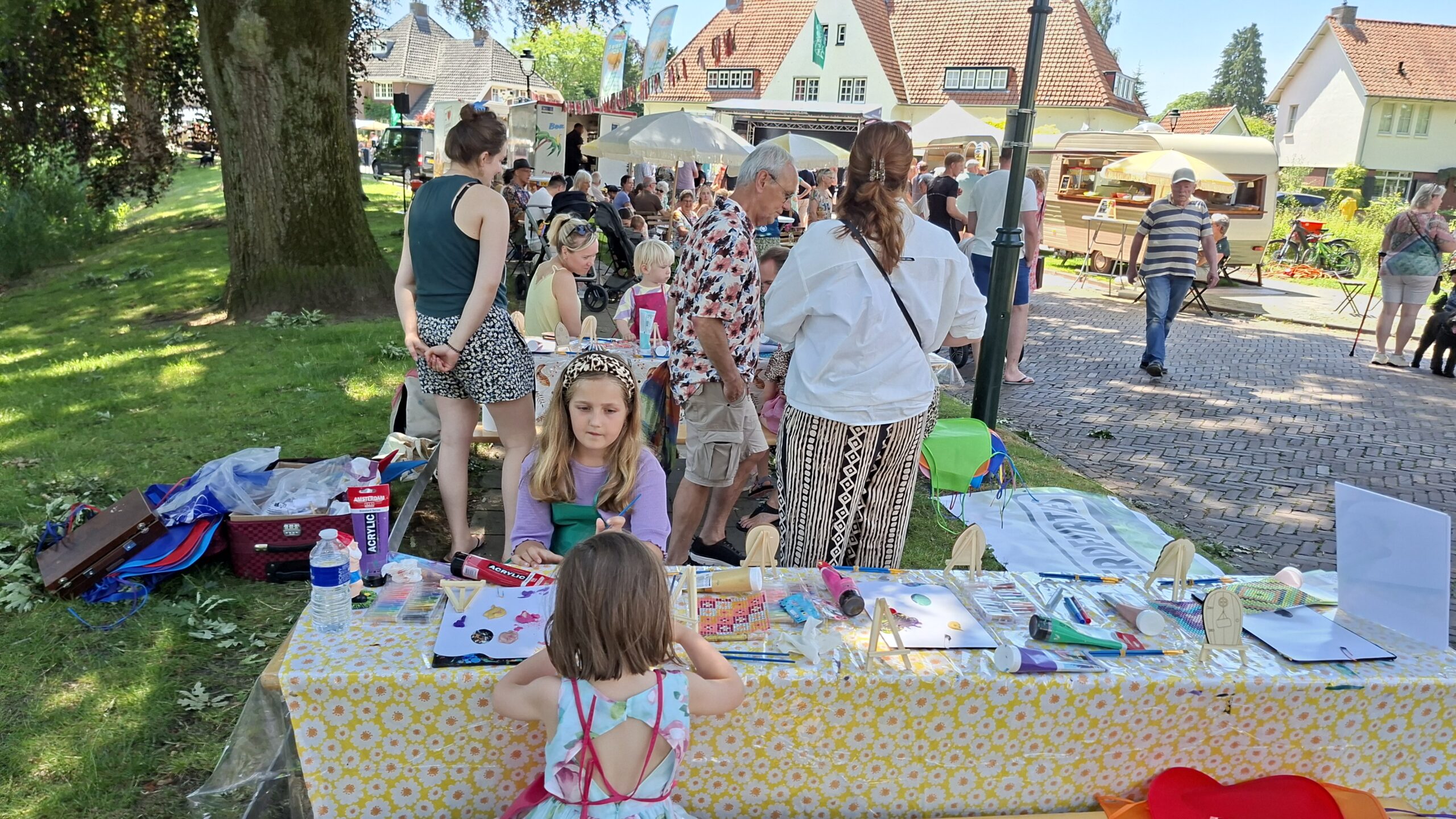 kunstmarkt kabouterdeurtje elfendeurtje sprookjes magie fantasie beleving kinderfeestje thuis creatief origineel knutselen schilderen kinderen