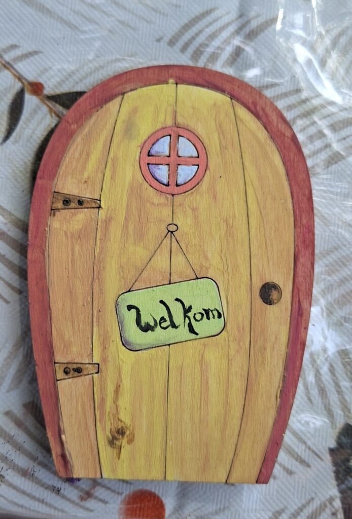 kabouterdeurtje elfendeurtje sprookjes magie fantasie beleving kinderfeestje thuis creatief origineel knutselen schilderen kinderen