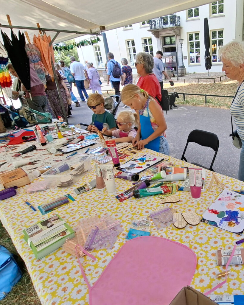 kunstmarkt kabouterdeurtje elfendeurtje sprookjes magie fantasie beleving kinderfeestje thuis creatief origineel knutselen schilderen kinderen