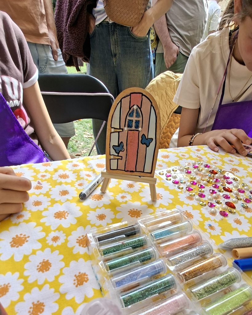kunstmarkt kabouterdeurtje elfendeurtje sprookjes magie fantasie beleving kinderfeestje thuis creatief origineel knutselen schilderen kinderen