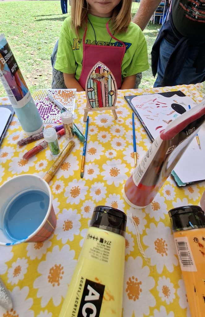 kunstmarkt kabouterdeurtje elfendeurtje sprookjes magie fantasie beleving kinderfeestje thuis creatief origineel knutselen schilderen kinderen